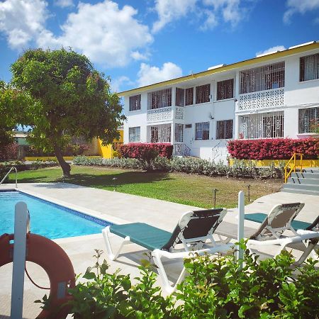 Adulo Apartments ブリッジタウン エクステリア 写真