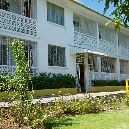 Adulo Apartments ブリッジタウン エクステリア 写真