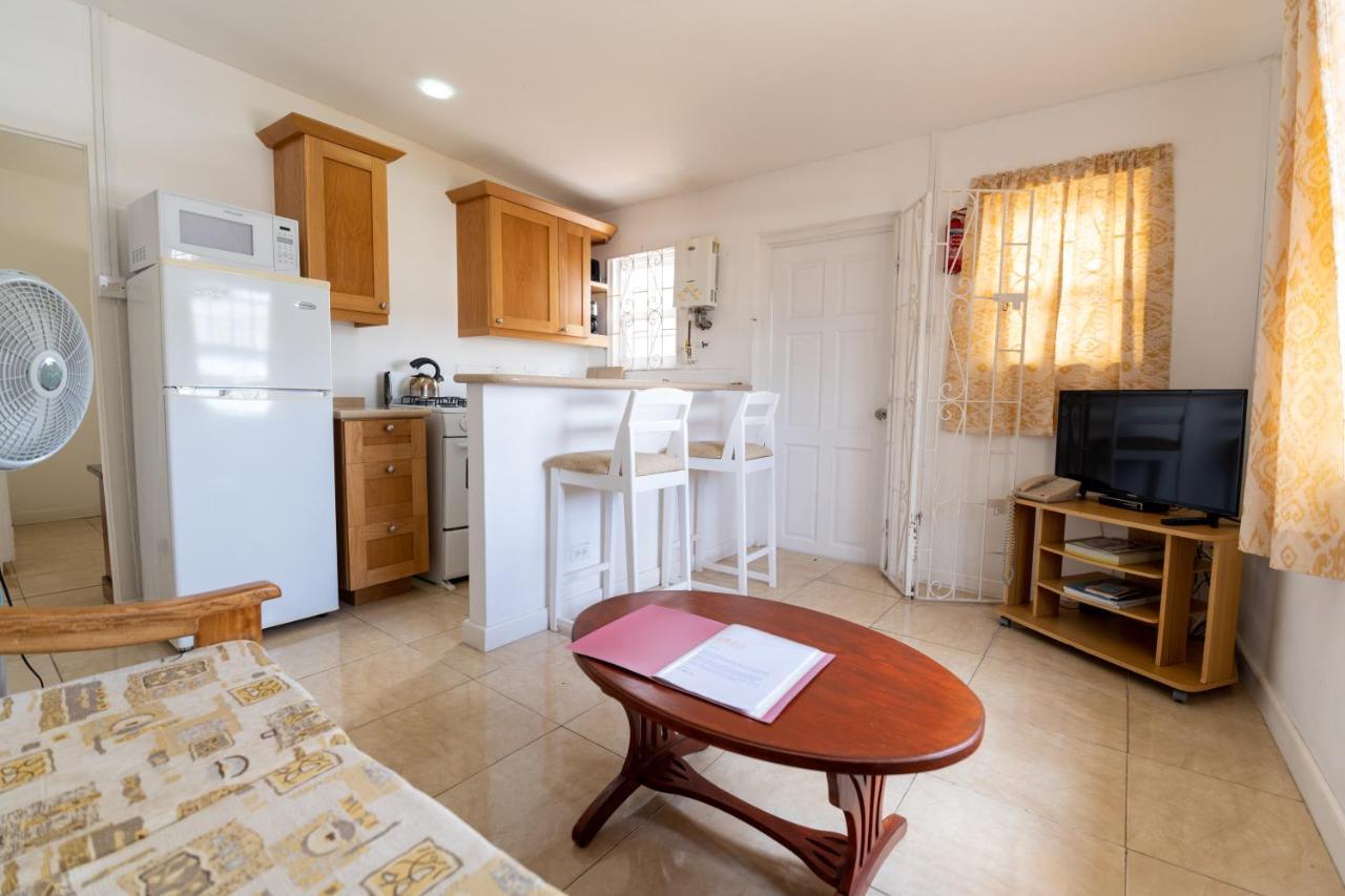 Adulo Apartments ブリッジタウン エクステリア 写真