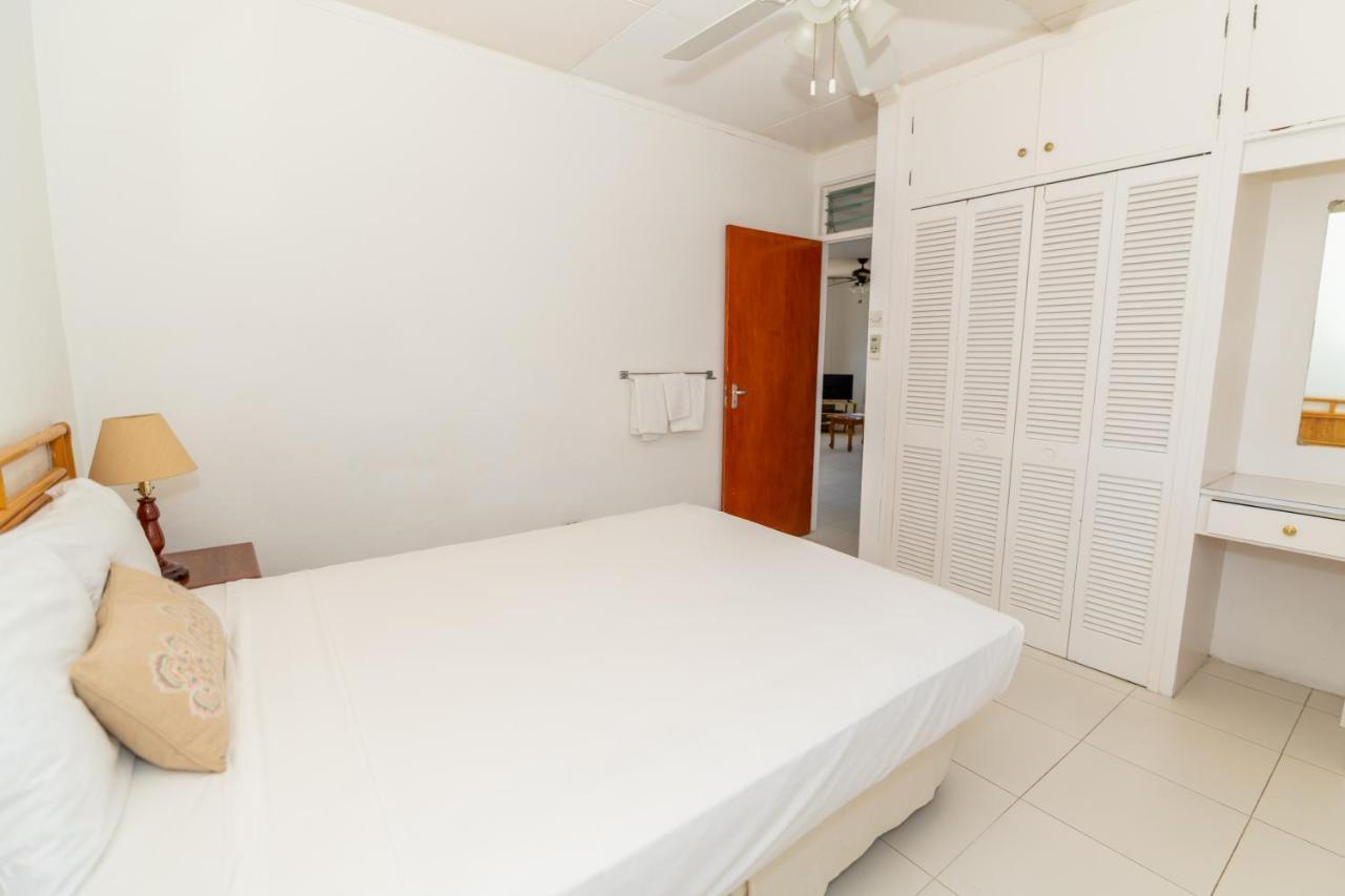 Adulo Apartments ブリッジタウン エクステリア 写真