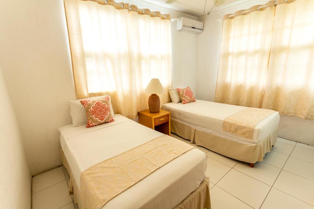 Adulo Apartments ブリッジタウン エクステリア 写真