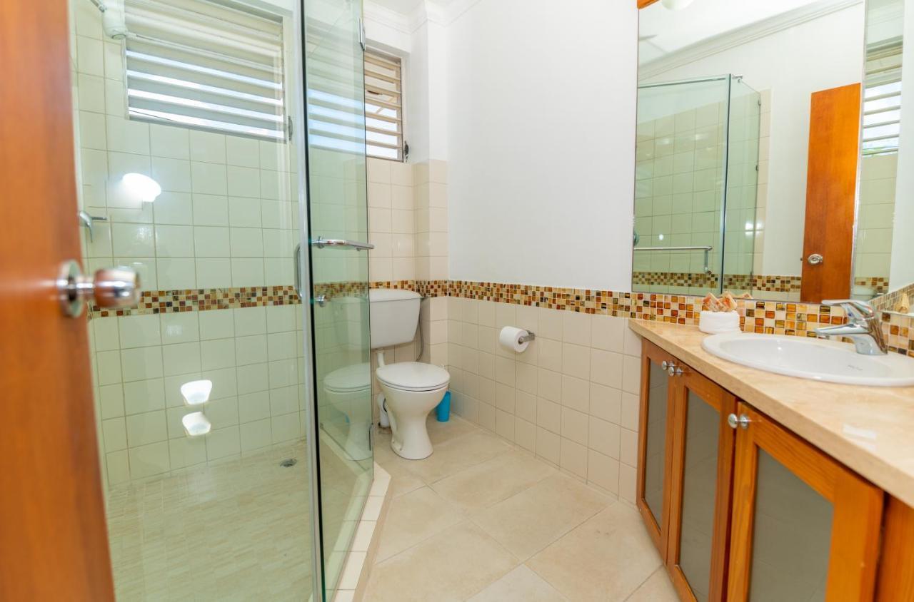 Adulo Apartments ブリッジタウン エクステリア 写真
