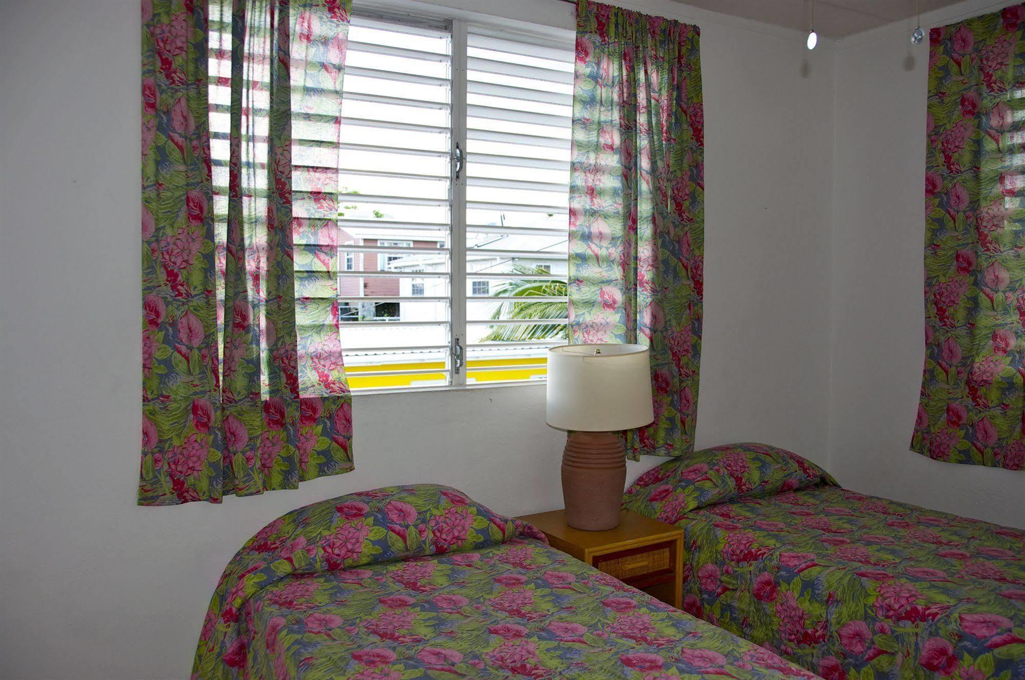Adulo Apartments ブリッジタウン エクステリア 写真